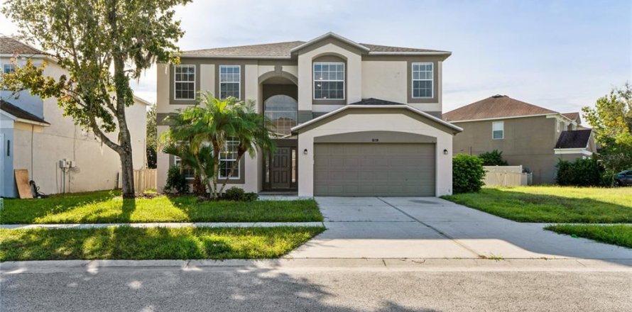 Villa ou maison à Land O' Lakes, Floride 5 chambres, 316.24 m2 № 2398692