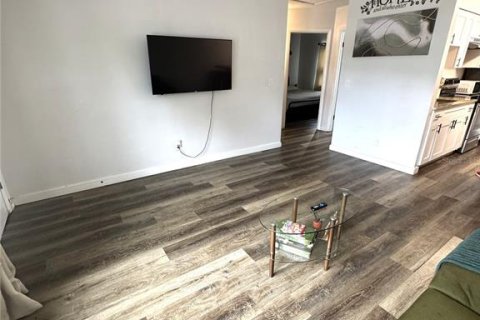Appartement à louer à Pinellas Park, Floride: 2 chambres, 67.91 m2 № 2419926 - photo 5