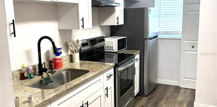 Appartement à Pinellas Park, Floride 2 chambres, 67.91 m2 № 2419926