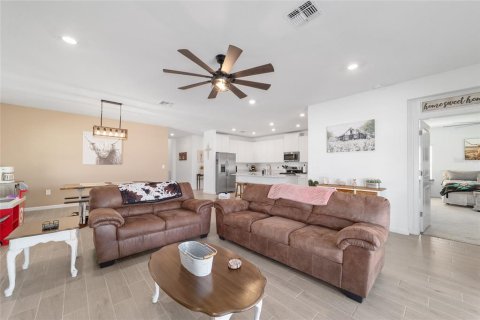 Villa ou maison à vendre à Ocala, Floride: 4 chambres, 189.43 m2 № 2143615 - photo 15