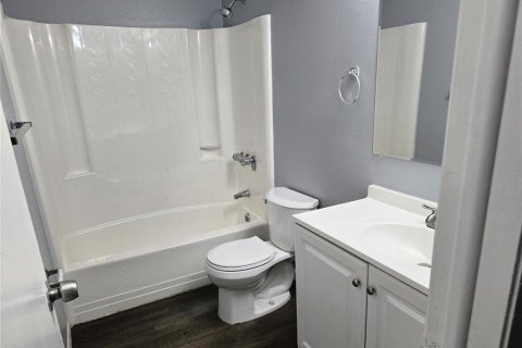 Touwnhouse à louer à Tampa, Floride: 4 chambres, 115.94 m2 № 2119069 - photo 10