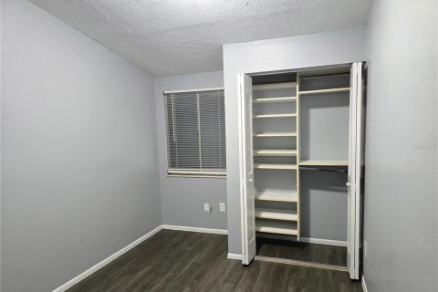 Touwnhouse à louer à Tampa, Floride: 4 chambres, 115.94 m2 № 2119069 - photo 13