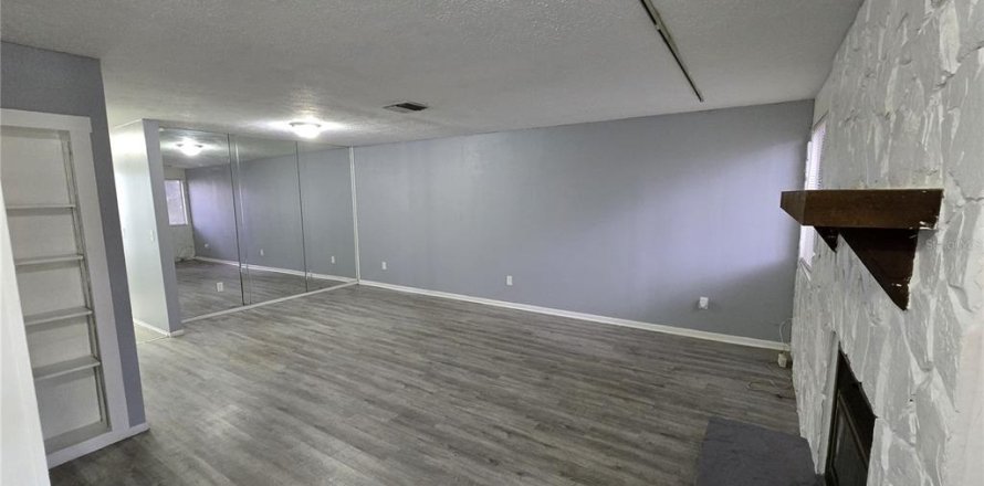 Touwnhouse à Tampa, Floride 4 chambres, 115.94 m2 № 2119069