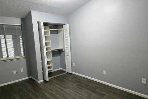Touwnhouse à louer à Tampa, Floride: 4 chambres, 115.94 m2 № 2119069 - photo 11