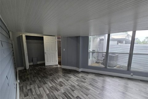 Touwnhouse à louer à Tampa, Floride: 4 chambres, 115.94 m2 № 2119069 - photo 19