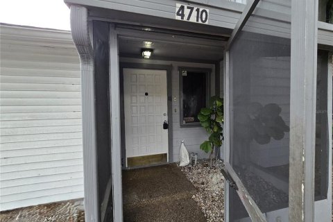Touwnhouse à louer à Tampa, Floride: 4 chambres, 115.94 m2 № 2119069 - photo 3