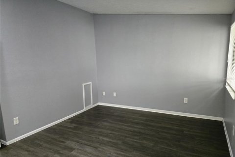 Touwnhouse à louer à Tampa, Floride: 4 chambres, 115.94 m2 № 2119069 - photo 9