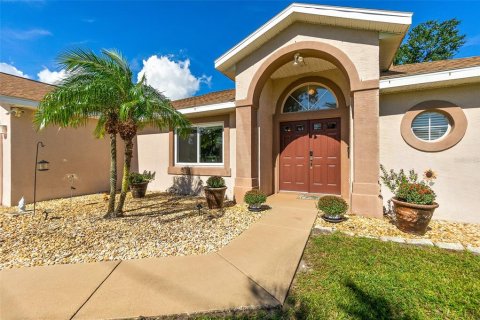 Casa en venta en Palm Coast, Florida, 3 dormitorios, 167.13 m2 № 2383865 - foto 2