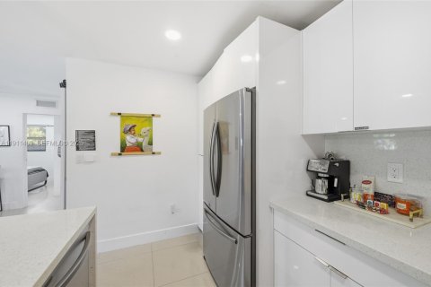 Villa ou maison à vendre à Pompano Beach, Floride: 3 chambres, 117.8 m2 № 1988607 - photo 12