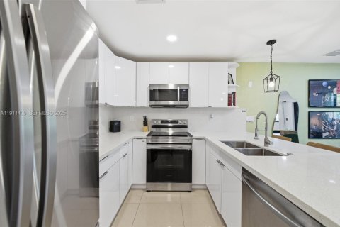 Villa ou maison à vendre à Pompano Beach, Floride: 3 chambres, 117.8 m2 № 1988607 - photo 16