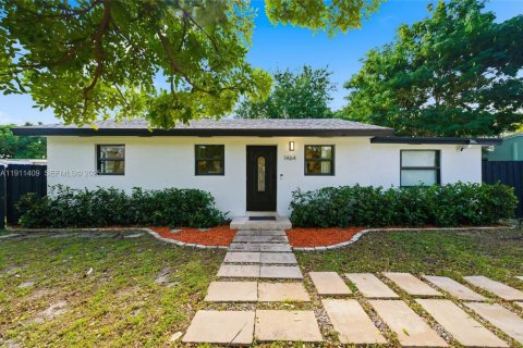 Villa ou maison à vendre à Pompano Beach, Floride: 3 chambres, 117.8 m2 № 1988607 - photo 1