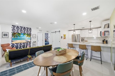 Villa ou maison à vendre à Pompano Beach, Floride: 3 chambres, 117.8 m2 № 1988607 - photo 9