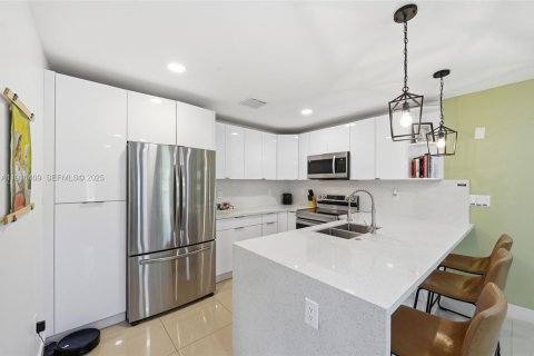 Villa ou maison à vendre à Pompano Beach, Floride: 3 chambres, 117.8 m2 № 1988607 - photo 13