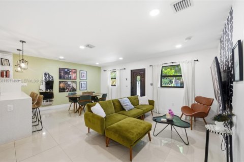 Villa ou maison à vendre à Pompano Beach, Floride: 3 chambres, 117.8 m2 № 1988607 - photo 5