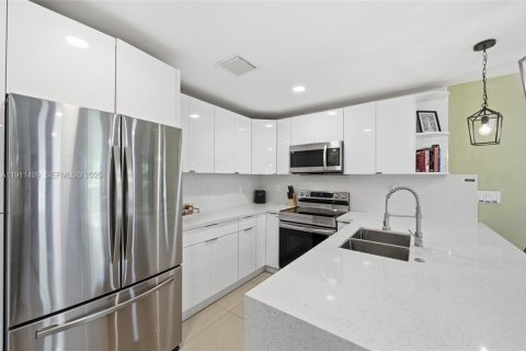 Villa ou maison à vendre à Pompano Beach, Floride: 3 chambres, 117.8 m2 № 1988607 - photo 15