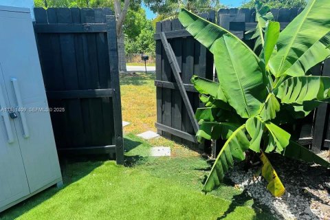 Villa ou maison à vendre à Pompano Beach, Floride: 3 chambres, 117.8 m2 № 1988607 - photo 25