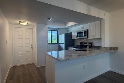 Condominio en alquiler en Punta Gorda, Florida, 2 dormitorios, 82.31 m2 № 2230196 - foto 3