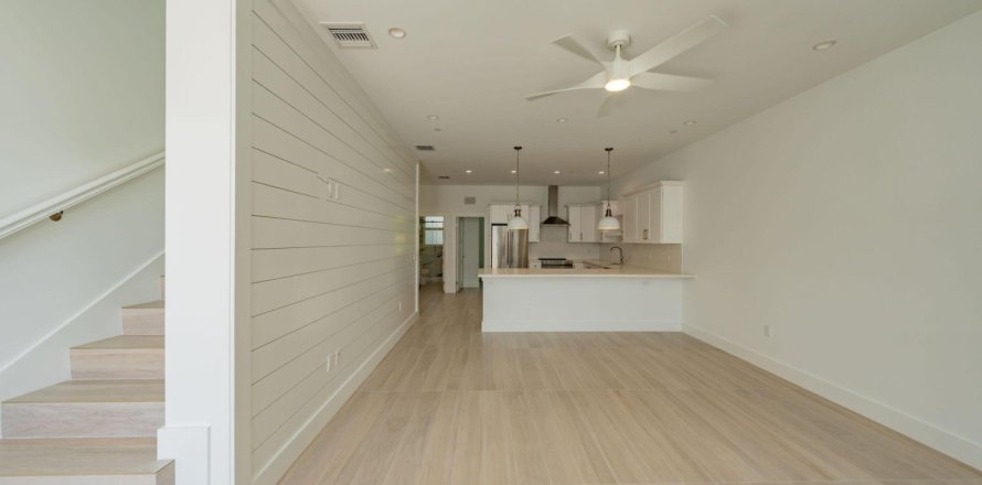 Townhouse in Islamorada, Village of Islands, Florida 3 bedrooms, 156.08 sq.m. № 1026199