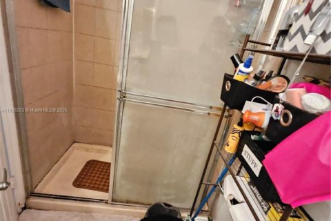 Townhouse in Riviera Beach, Florida 3 bedrooms, 122.45 sq.m. № 1978748 - photo 20