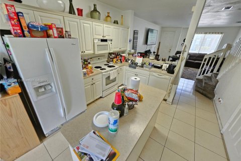 Townhouse in Riviera Beach, Florida 3 bedrooms, 122.45 sq.m. № 1978748 - photo 5