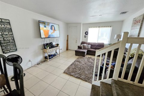 Townhouse in Riviera Beach, Florida 3 bedrooms, 122.45 sq.m. № 1978748 - photo 3