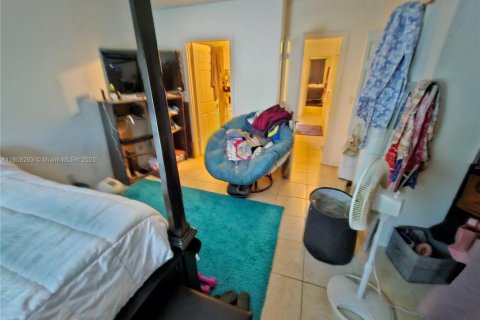 Townhouse in Riviera Beach, Florida 3 bedrooms, 122.45 sq.m. № 1978748 - photo 17