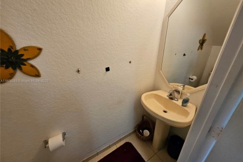 Townhouse in Riviera Beach, Florida 3 bedrooms, 122.45 sq.m. № 1978748 - photo 9