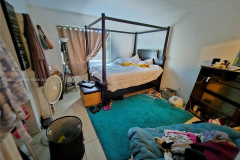 Townhouse in Riviera Beach, Florida 3 bedrooms, 122.45 sq.m. № 1978748 - photo 16