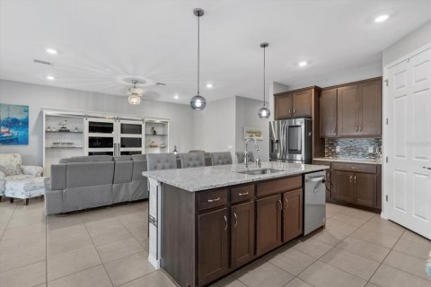 House in Venice, Florida 4 bedrooms, 189.33 sq.m. № 1797231 - photo 3