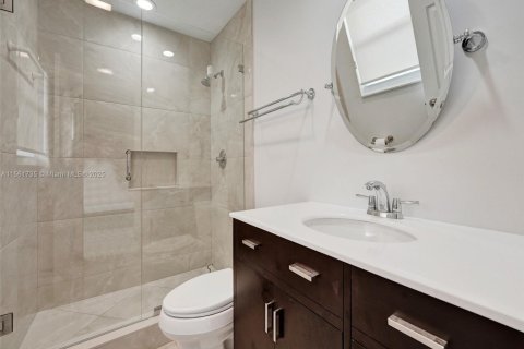 House in Lake Worth, Florida 2 bedrooms, 101.08 sq.m. № 1811723 - photo 16