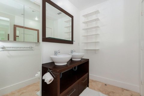 Condominio en alquiler en Miami Beach, Florida, 55.74 m2 № 1492974 - foto 9