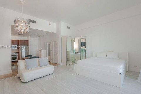 Condominio en alquiler en Miami Beach, Florida, 55.74 m2 № 1492974 - foto 12