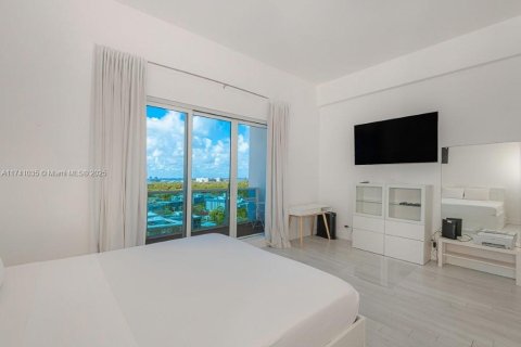 Condominio en alquiler en Miami Beach, Florida, 55.74 m2 № 1492974 - foto 8