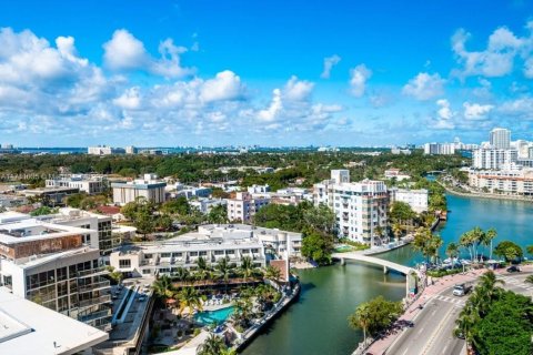 Condominio en alquiler en Miami Beach, Florida, 55.74 m2 № 1492974 - foto 24