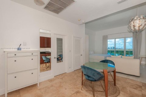 Condominio en alquiler en Miami Beach, Florida, 55.74 m2 № 1492974 - foto 6