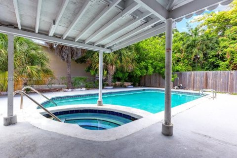 Apartamento en alquiler en Hollywood, Florida, 1 dormitorio, 263.75 m2 № 2081847 - foto 9