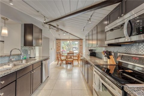 House in Fort Lauderdale, Florida 4 bedrooms, 256.97 sq.m. № 2253118 - photo 4