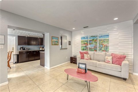 House in Fort Lauderdale, Florida 4 bedrooms, 256.97 sq.m. № 2253118 - photo 11