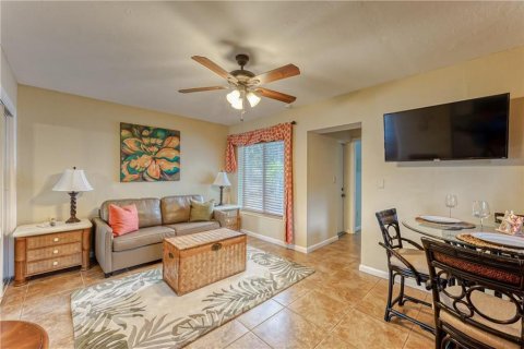 House in Fort Lauderdale, Florida 4 bedrooms, 256.97 sq.m. № 2253118 - photo 27