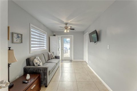 House in Fort Lauderdale, Florida 4 bedrooms, 256.97 sq.m. № 2253118 - photo 7