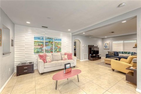 House in Fort Lauderdale, Florida 4 bedrooms, 256.97 sq.m. № 2253118 - photo 9