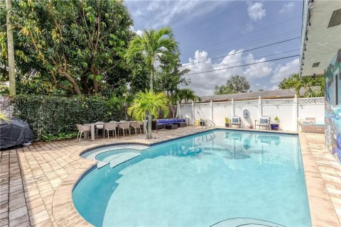 House in Fort Lauderdale, Florida 4 bedrooms, 256.97 sq.m. № 2253118 - photo 24