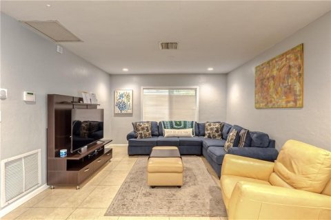 House in Fort Lauderdale, Florida 4 bedrooms, 256.97 sq.m. № 2253118 - photo 13