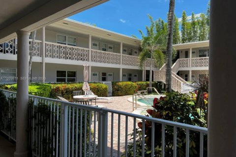 Condo in Pompano Beach, Florida, 2 bedrooms  № 2080365