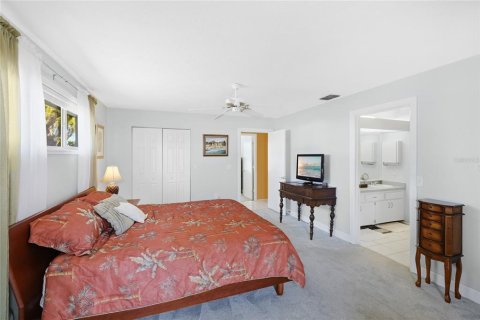 House in Bradenton, Florida 4 bedrooms, 204.57 sq.m. № 2094151 - photo 21