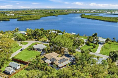 House in Bradenton, Florida 4 bedrooms, 204.57 sq.m. № 2094151 - photo 6