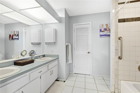 House in Bradenton, Florida 4 bedrooms, 204.57 sq.m. № 2094151 - photo 23