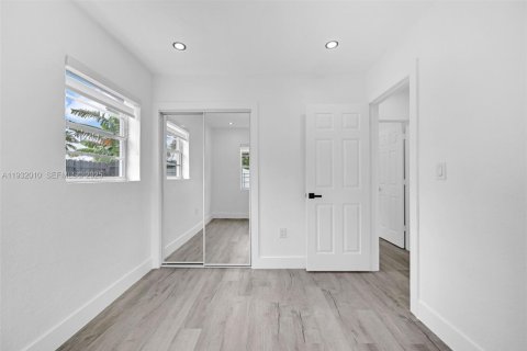 Villa ou maison à vendre à Miami, Floride: 4 chambres, 69.12 m2 № 1990670 - photo 22