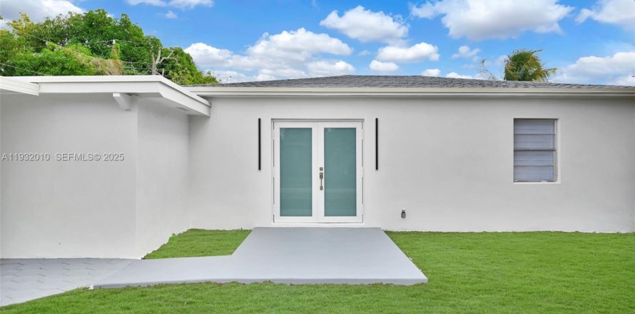 Villa ou maison à Miami, Floride 4 chambres, 69.12 m2 № 1990670