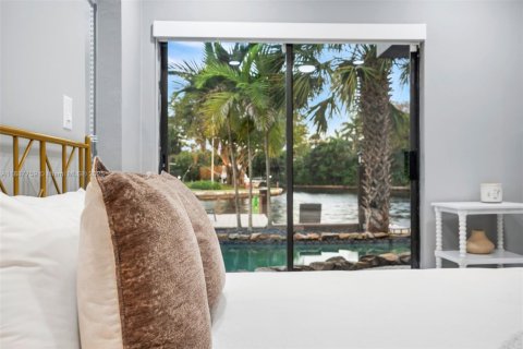 Villa ou maison à louer à Fort Lauderdale, Floride: 4 chambres, 293.39 m2 № 1933116 - photo 14